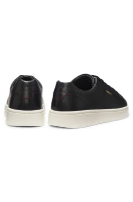 Deportivas de piel de napa con logo en tono dorado, Negro