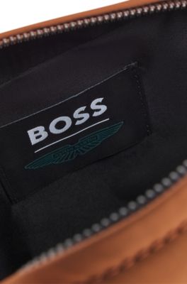 BOSS x ASTON MARTIN bolso bandolera con detalles especiales de la marca, Marr&oacute;n