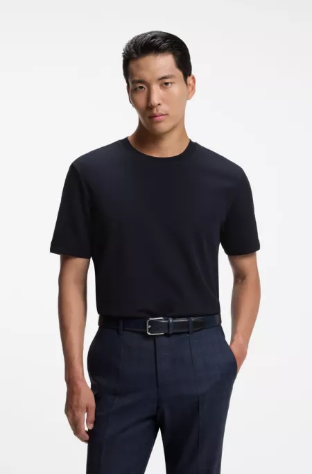 T-shirt crafted from a cotton-wool blend