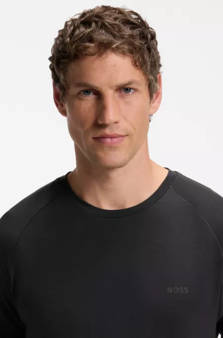 Wool-blend T-shirt with quick-dry performance