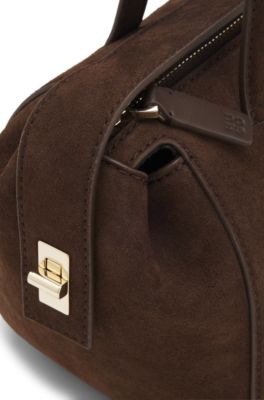 Sac &agrave; main en similicuir su&eacute;d&eacute; avec logo revisit&eacute; m&eacute;tallique, Marron fonc&eacute;