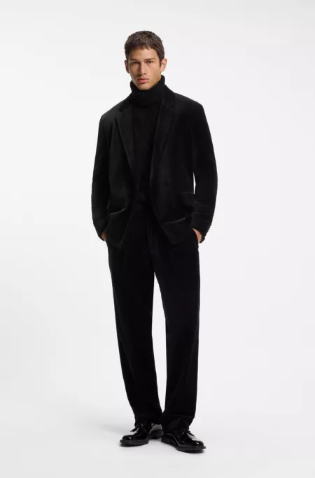Double-breasted velvet blazer with a modern fit