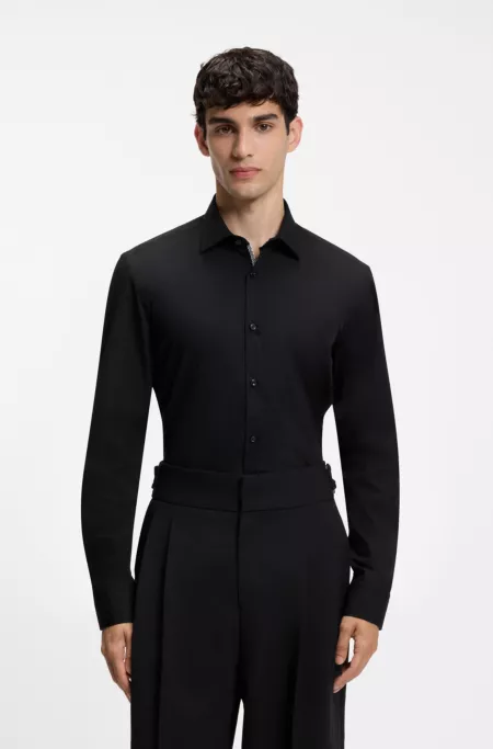 Slim-fit shirt in easy-iron cotton poplin