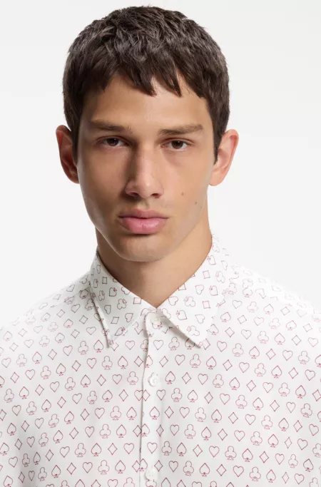 Men's slim-fit shirt for a defined look