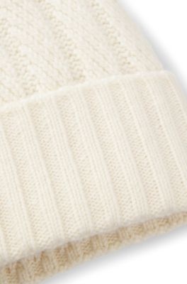 Cashmere beanie with Aran cable knit, White