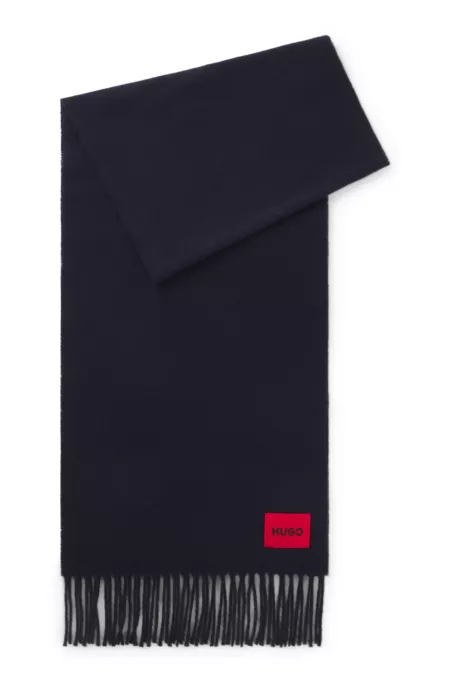 Versatile woven scarf in a wool blend