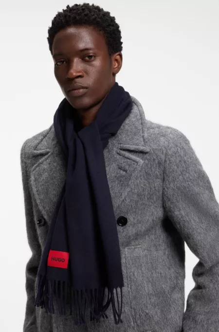 Versatile woven scarf in a wool blend