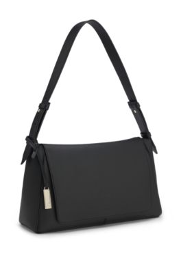 Shoulder bag in grained leather with logo plaque, Black