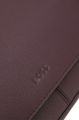 Shoulder bag in grained leather with logo plaque, Light Purple