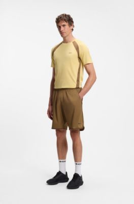 Active shorts que absorben la humedad, Marr&oacute;n