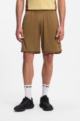 Active shorts que absorben la humedad, Marr&oacute;n