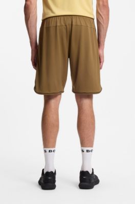 Active shorts que absorben la humedad, Marr&oacute;n