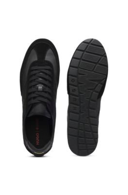 Baskets &agrave; empi&egrave;cements en cuir su&eacute;d&eacute; &agrave; la silhouette r&eacute;tro, Noir