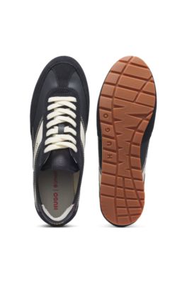 Baskets &agrave; empi&egrave;cements en cuir su&eacute;d&eacute; &agrave; la silhouette r&eacute;tro, bleu clair