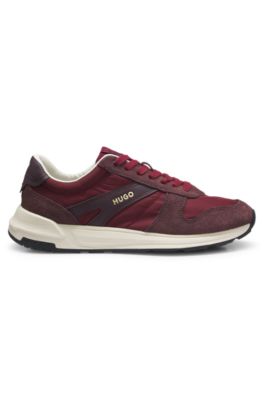 Deportivas con ribetes de ante y detalles de logo, Rojo claro