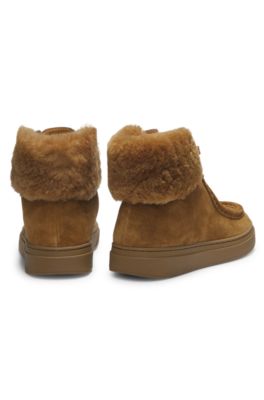 Botas de ante con cuello de imitaci&oacute;n de piel, Beige