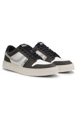 Deportivas con cordones, Gris oscuro