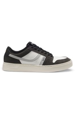 Deportivas con cordones, Gris oscuro