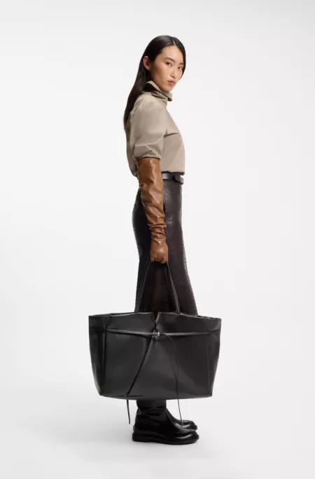Runway BOSS Revers tote bag in leather
