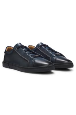 Deportivas de ca&ntilde;a baja en piel cepillada pr&eacute;mium, Azul oscuro