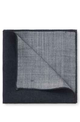 Pochette de costume chin&eacute;e en laine et soie, bleu clair