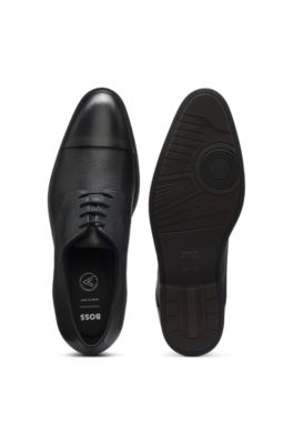 Zapatos Derby de piel granulada elaborados en Italia, Negro