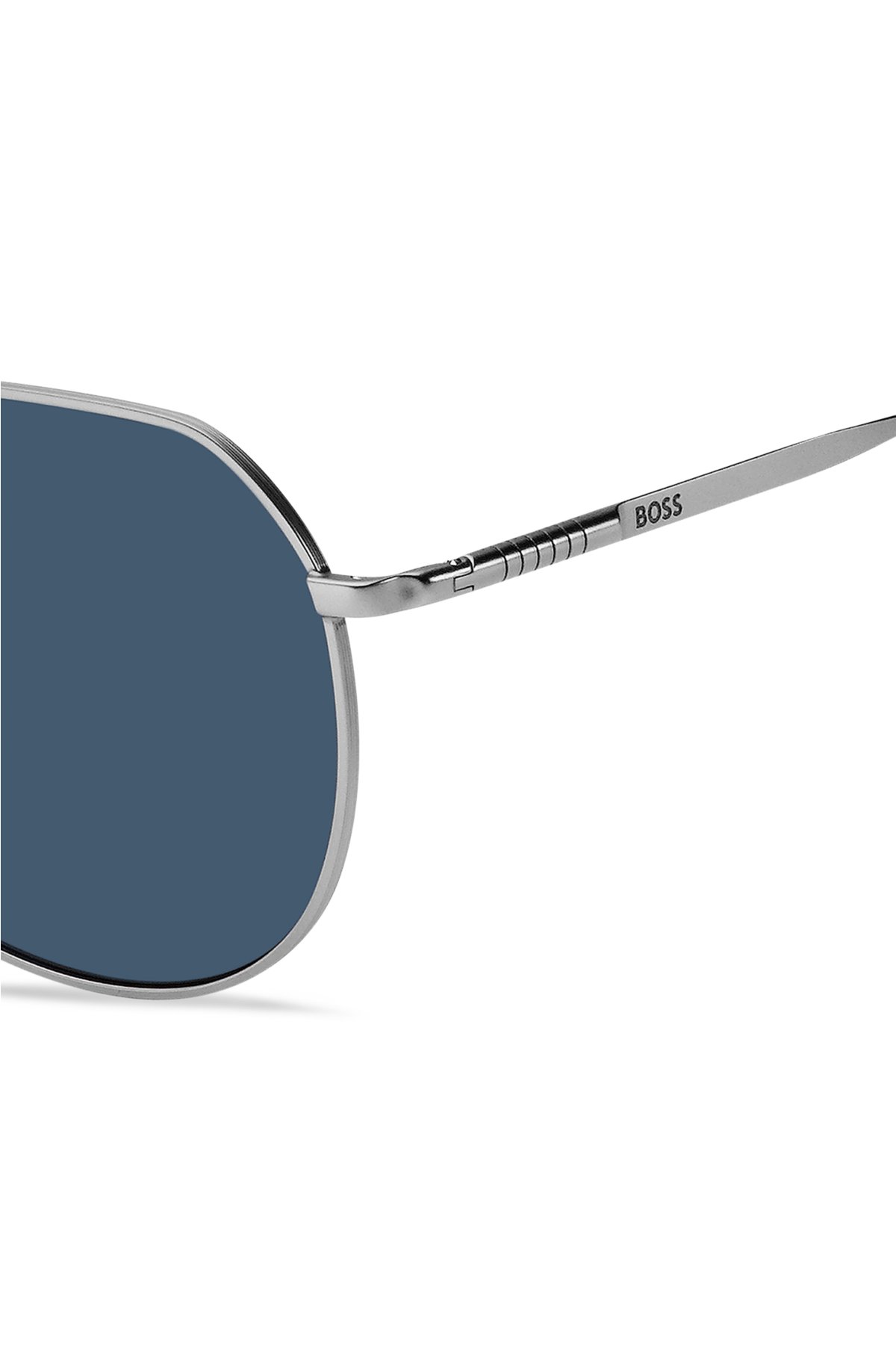 Double-bridge sunglasses with beta-titanium temples