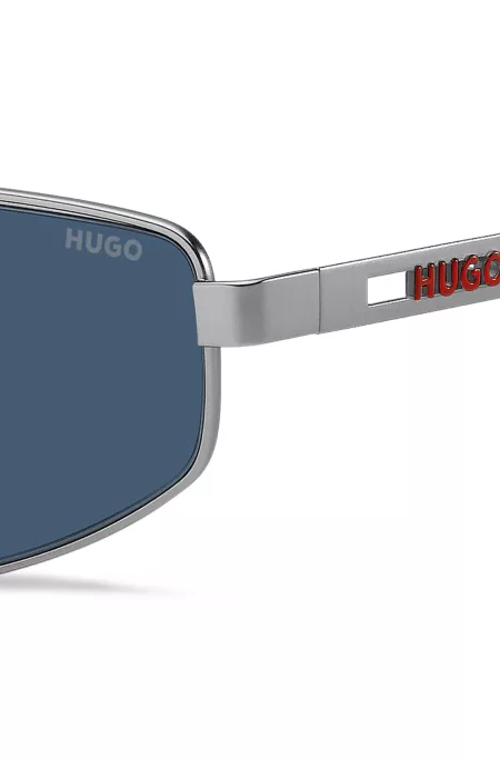 Double-bridge sunglasses with cut-out logo