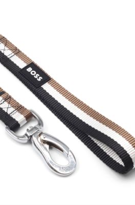 Dog leash with contrast-logo patch, White