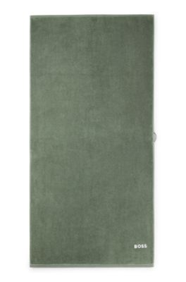 Cotton bath towel with contrast embroidered logo, Dark Green