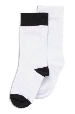 Paquete de dos calcetines tobilleros para ni&ntilde;os con detalles de logo, Blanco