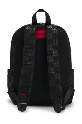 Mochila con monograma para ni&ntilde;os con insignia de logo, Negro