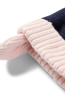 Baby beanie hat in cotton with red-panda badge, light pink