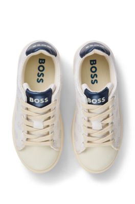 Deportivas para ni&ntilde;os con monograma y piel sint&eacute;tica, Beige claro
