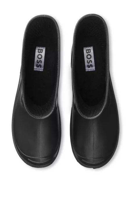 Kids' rain boots with rubber logo badge