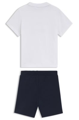 Conjunto de camiseta y shorts para ni&ntilde;os con detalles de rayas de la marca, Azul oscuro