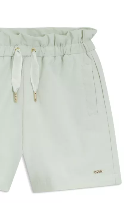 Kids' shorts in crinkle fabric with a paperbag waist