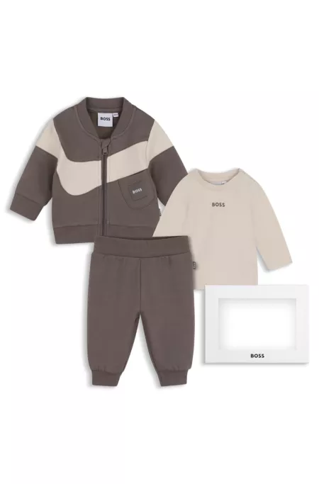 Gift-boxed sweatsuit set for babies