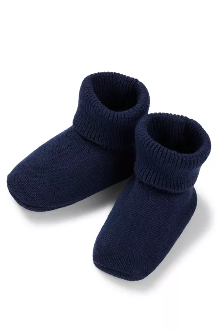 Gift-boxed hat and slipper set for babies