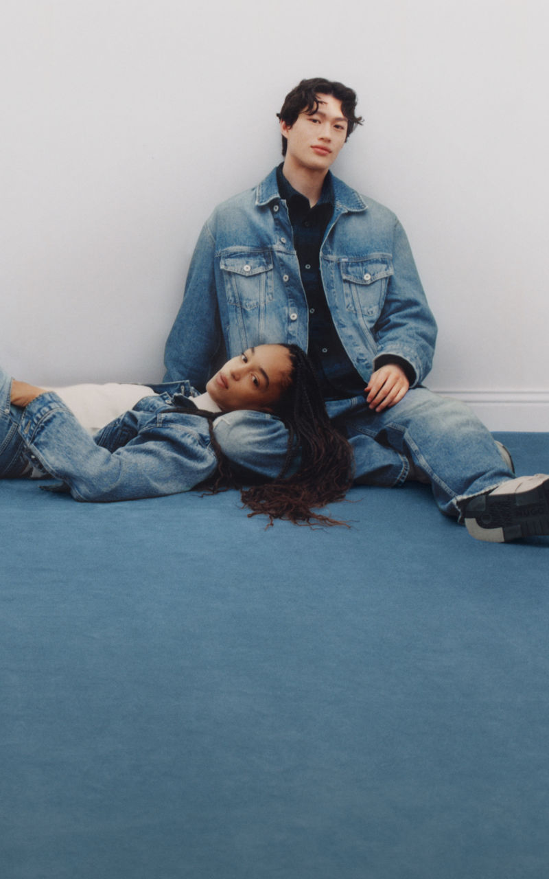 美品　ヒューゴボス　ネイビージャンパー　　46 HUGO BOSS (ヒューゴボス) フード着脱 撥水 モノグラム柄 ダブル