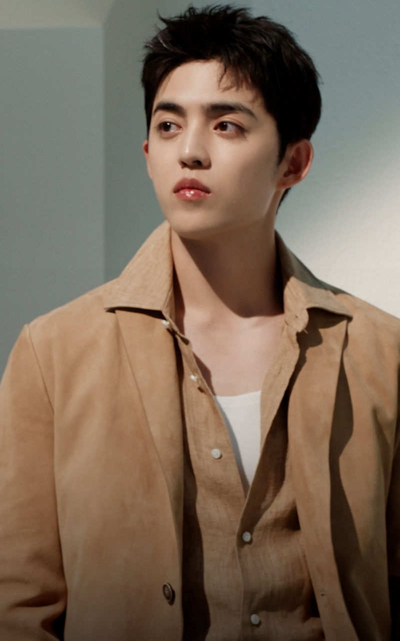 male model presenting the HUGO BOSS Spring Summer Collection 2026