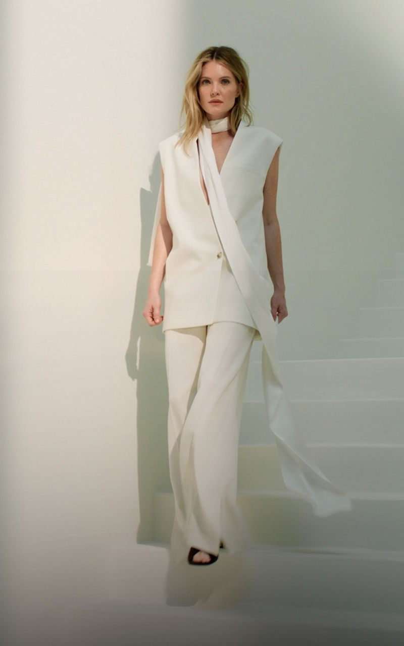 female model presenting the new spring summer 2026 collection