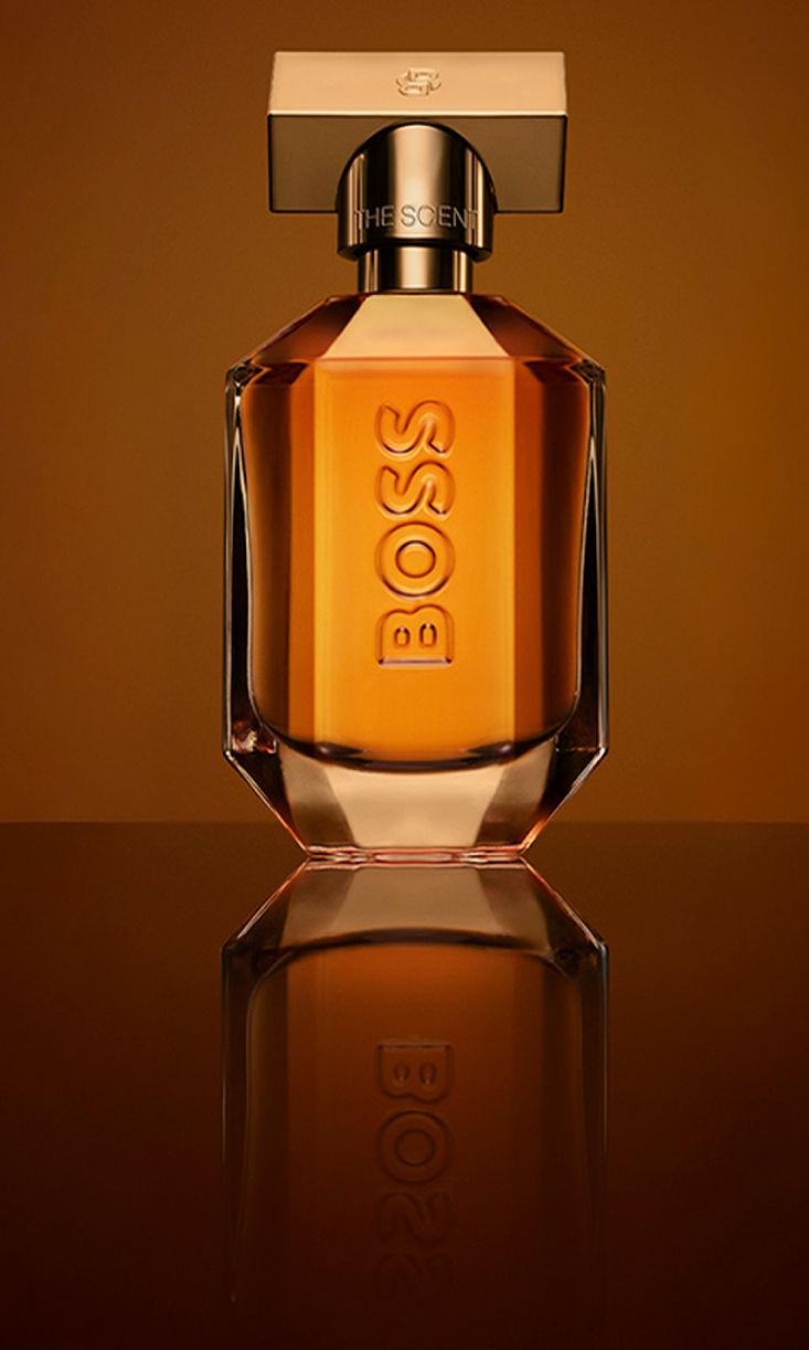 Een foto van BOSS The Scent Intense for her om tijdens dates te dragen