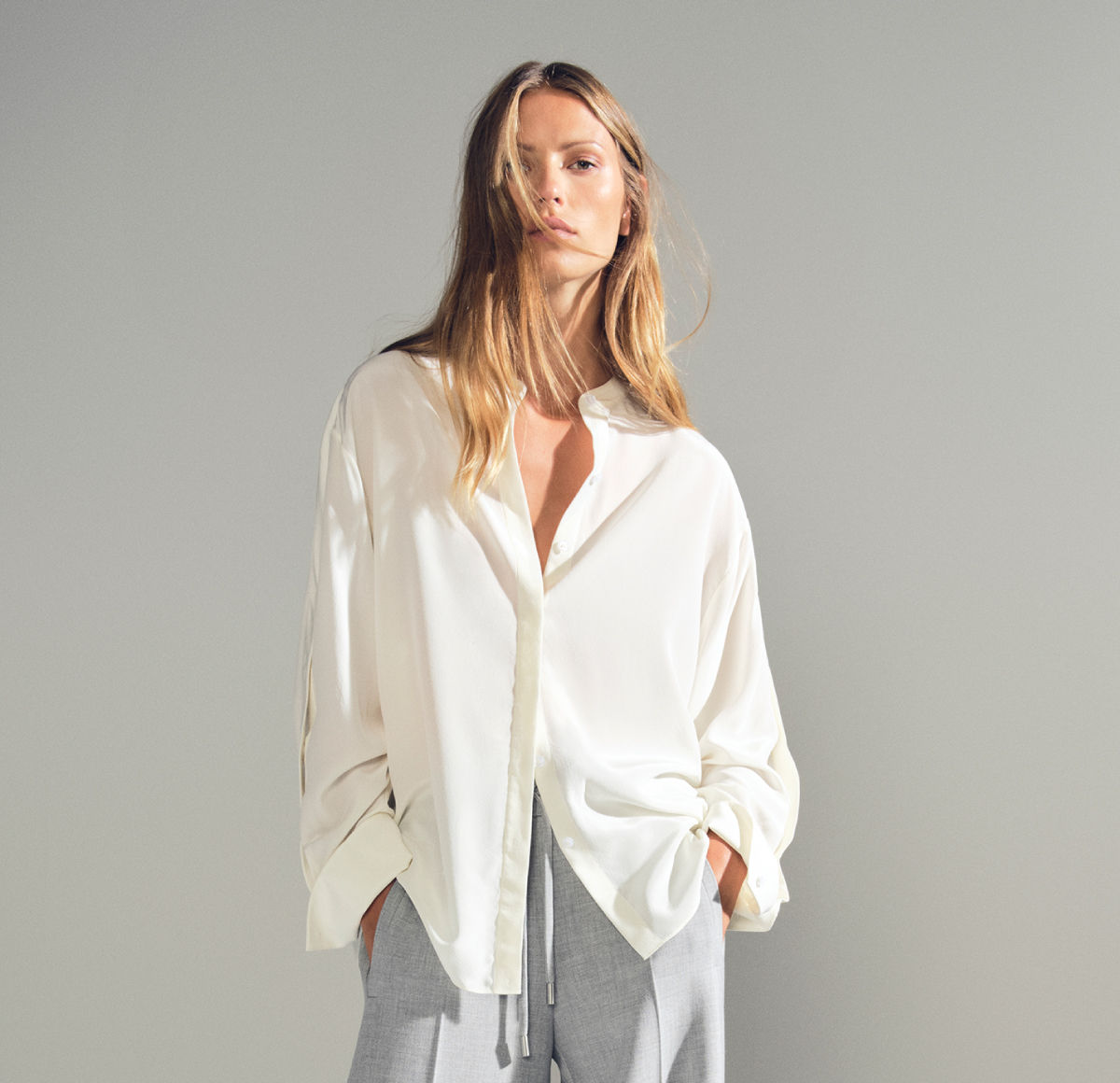 Tenue avec chemisier pour femme