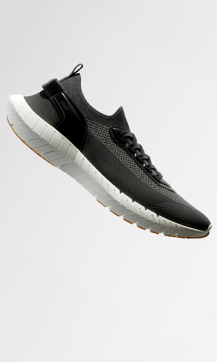 ダークグレーの新作BOSS-MOTIONスニーカー