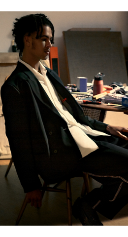 HUGO_SU26_REDMEANSGO_MW_LOOK_1, 