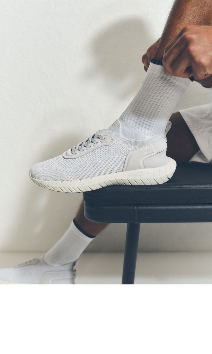 Sneakers to complete your look