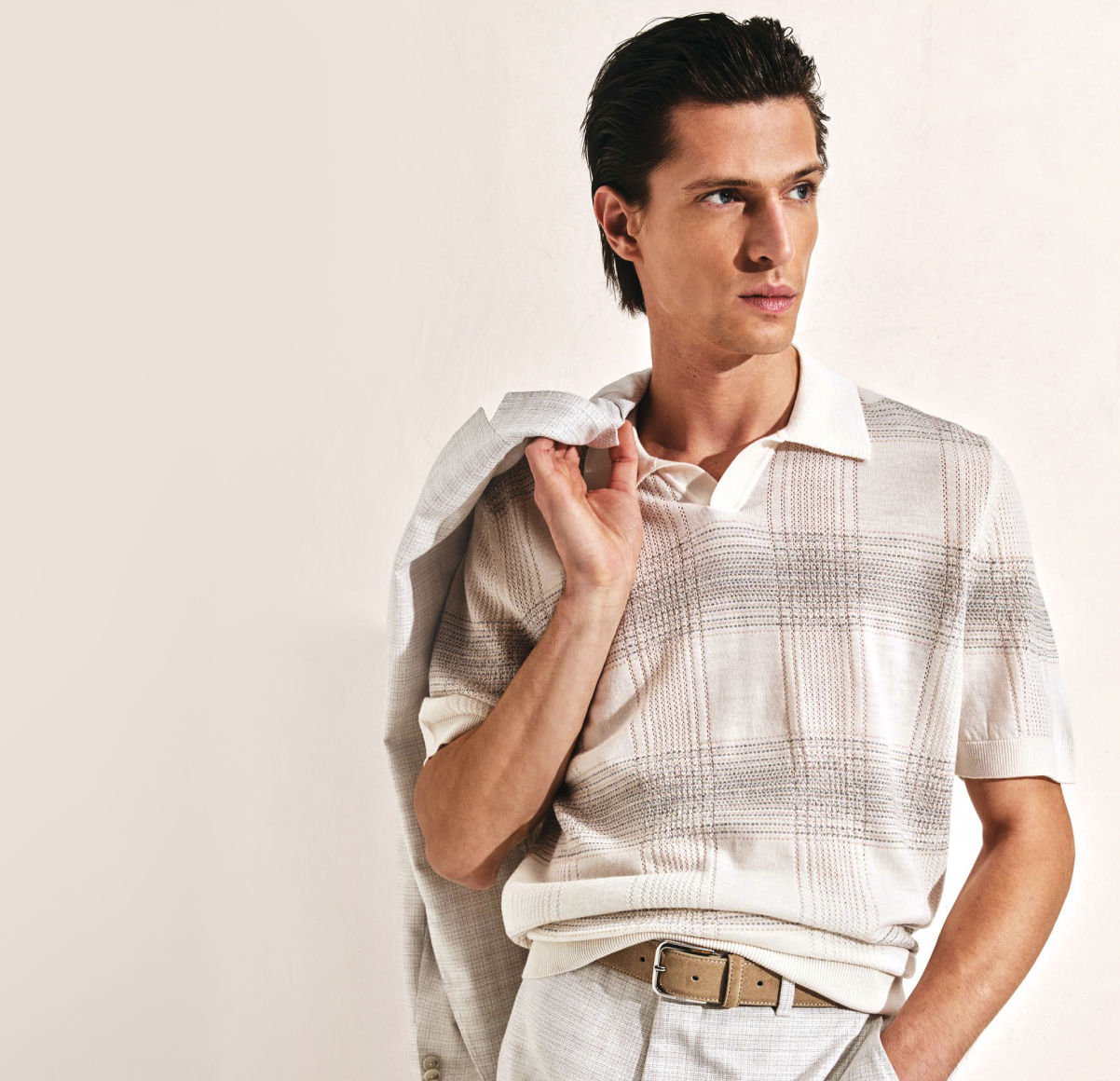 Auswahl an Poloshirts aus der BOSS Black Kollektion für Herren