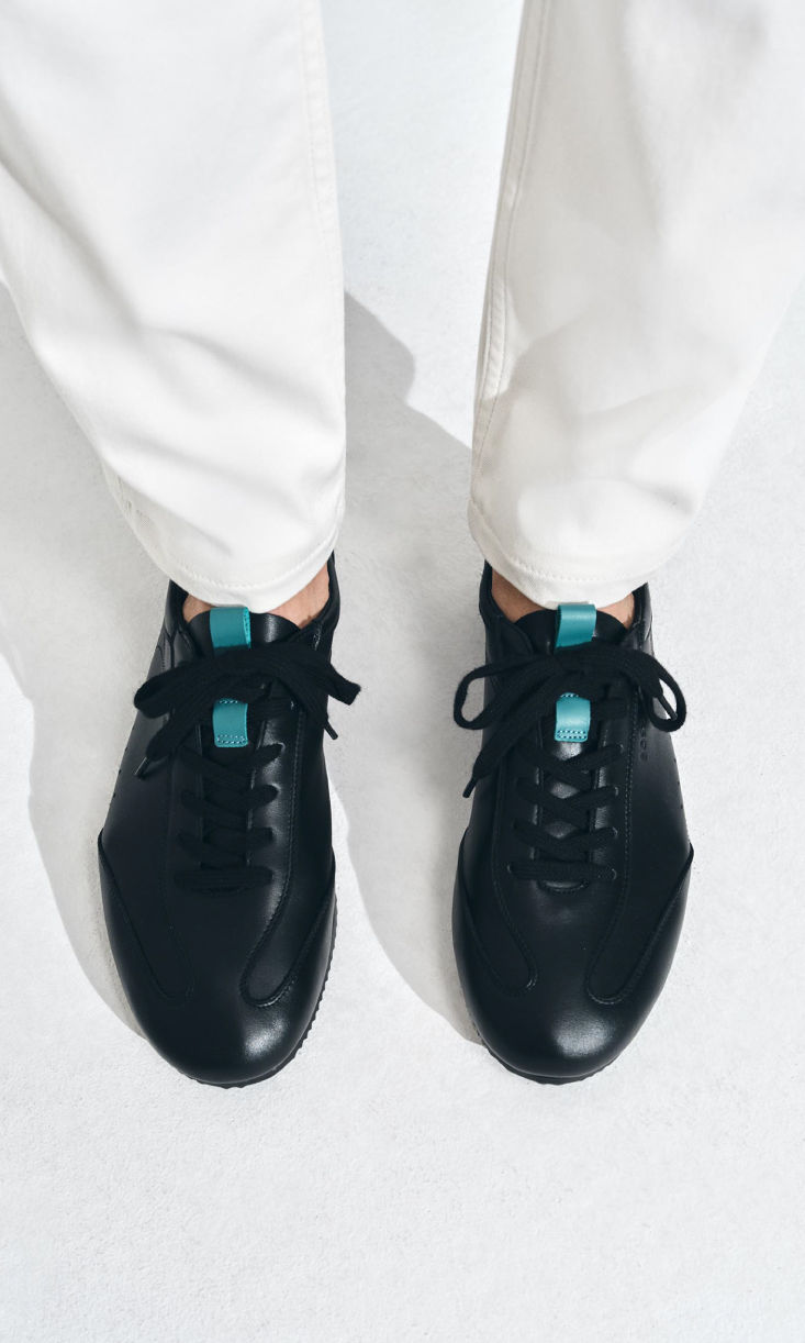 Schuh-Auswahl aus der BOSS x Aston Martin Kollektion für Herren