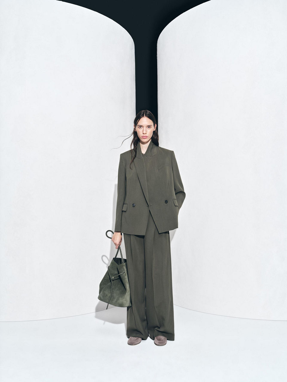 BOSS_FA26_WW_AU_LOOK2, 